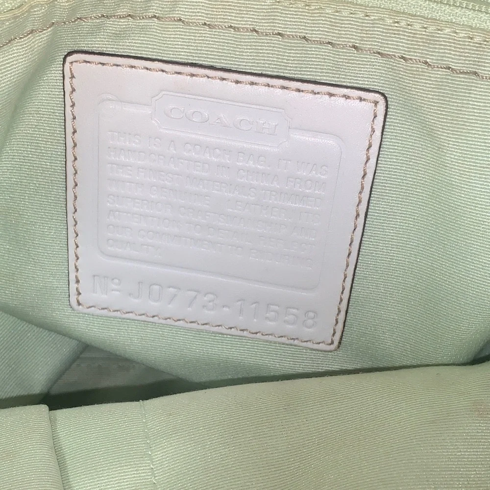 GUC Coach Hampton Madeline Signature Satchel L 14” x H 8” x D 5.5” - Picture 5 of 12